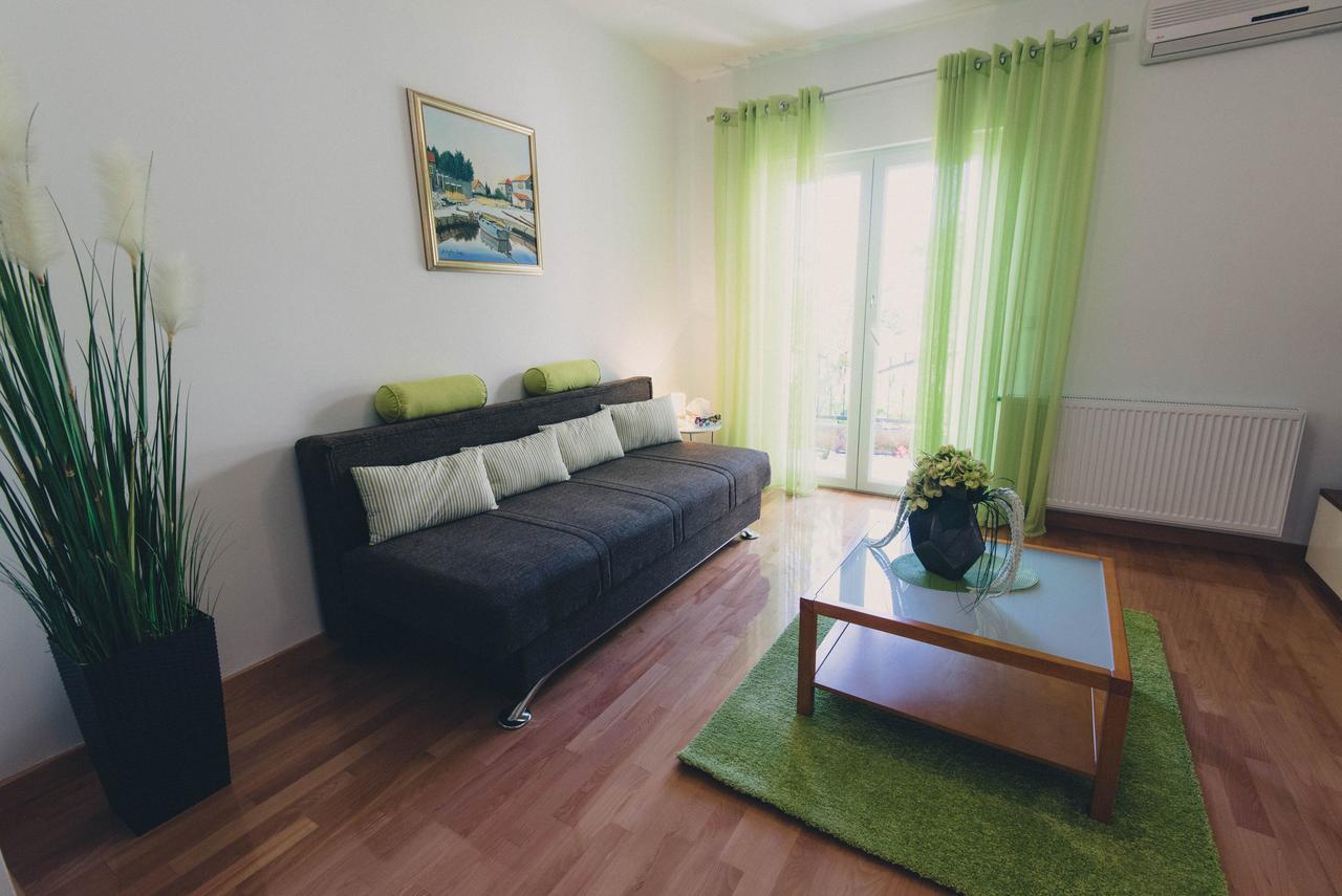 Apartments Sunny Garden Brodarica  Exterior photo